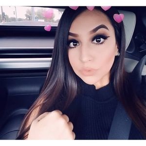 Meet your Posher, Adrianna